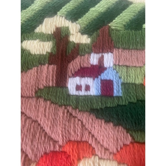 Vintage 1980s Crewel Longstitch Needlepoint Primitive Scene Farm Landscape - Picture 4 of 7